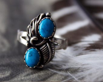 Beautiful Vintage Navajo Sterling Silver Split Shank Double Stone Sleeping Beauty Turquoise Feather Blossom Ring