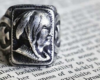 Vintage mens Indian chief ring 1940’s Vintage Sterling Silver Indian Chief Head Biker Ring arrowhead signet ring heavy 40s sterling Ring