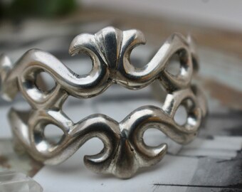 Vintage Native American Sandcast HEAVY Old Pawn Vintage Navajo  Sterling Silver Cuff Bracelet