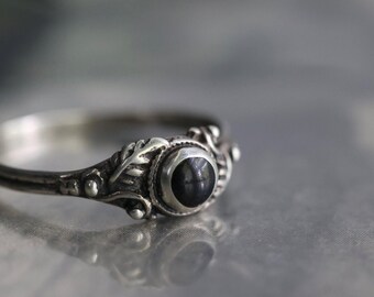 Vintage Onyx Ring Sterling Silver southwestern Onyx Ring Vtg Native american Black Onyx Ring southwestern black onyx scroll ring Sz 7.25