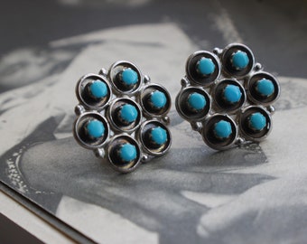 Vintage Zuni snake eye turquoise Flower cluster earrings old Pawn Native American Sterling Silver petit point turquoise flower Post Earrings