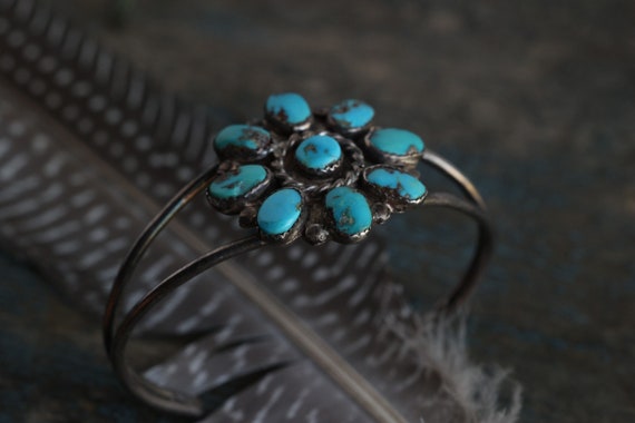 Vintage Navajo Turquoise Flower Cluster Cuff Brac… - image 6