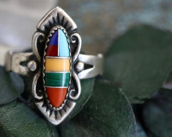 Beautiful multicolor Vintage Zuni Sterling Silver Split Shank Multistone Inlay Elongated Native American Scroll Ring