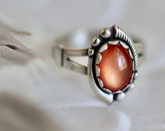 Vintage Navajo salmon pink mother of pearl Sterling Silver Native American Southwestern Navajo pink Mother of Pearl abalone Ring