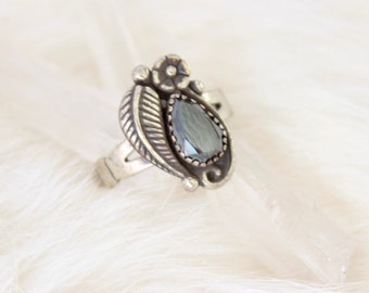 Vintage Navajo Faceted Hematite Squash Blossom Native American Sterling Silver Teardrop Feather split shank southwestern Ring