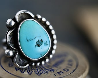 Vintage Navajo Turquoise Ring Kingman Turquoise Silver beaded Ring Large Sterling Silver Turquoise Ring Native American Turquoise Ring Sz 6