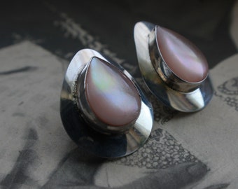 Vintage Navajo Sterling Silver Pink  mother of pearl Southwestern Native American Teardrop angel skin mussel Post Earrings