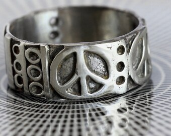 Vintage TAXCO Sterling Wide Band peace sign ring mens Aztec ring old pawn sterling silver Mayan ring heavy wide band carved peace band ring