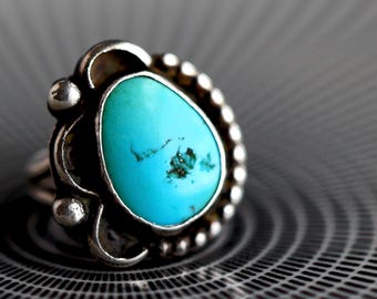 Vintage Navajo Turquoise Ring Kingman Turquoise Silver beaded Ring Large Sterling Silver Turquoise Ring Native American Turquoise Ring Sz 6