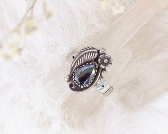 Vintage Navajo Faceted Hematite Squash Blossom Native American Sterling Silver Teardrop Feather split shank southwestern Ring
