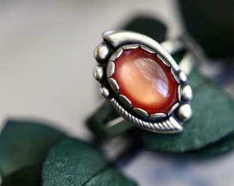 Vintage Navajo salmon pink mother of pearl Sterling Silver Native American Southwestern Navajo pink Mother of Pearl abalone Ring