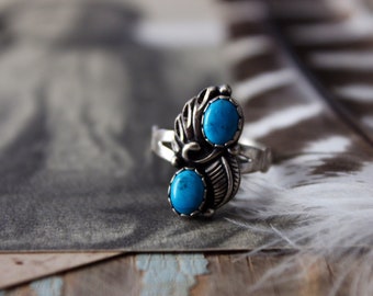 Beautiful Vintage Navajo Sterling Silver Split Shank Double Stone Sleeping Beauty Turquoise Feather Blossom Ring