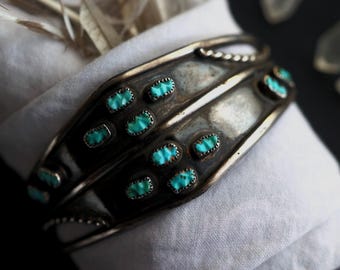 Vintage Zuni Petit Point carved Turquoise Cuff Mens Turquoise cuff Southwestern Native American Turquoise shield Sterling Silver Bracelet