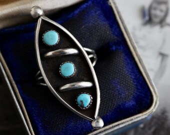 Vintage Zuni Petit point Turquoise Ring Native American Sterling Silver Zuni Snake Eye Turquoise Elongated Shadowbox Marquise Ring Sz 7.25