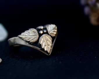Vintage Sterling Silver Black Hills Dagger Gold Grape Leaf Ring