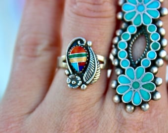 Beautiful multicolor Vintage  Sterling Silver Split Shank Multi stone Inlay Native  Squash peyote blossom feather Appliquéd Ring