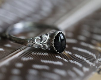 Vintage Onyx Ring Sterling Silver southwestern Onyx Ring Vtg Native american Black Onyx Ring southwestern black onyx scroll ring Sz 5.5