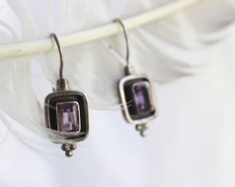 Vintage Modernist Purple Sterling Silver Faceted Rectangular Amethyst Silver Beaded Dangle Mod Chic Earrings