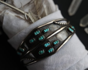 Vintage Zuni Petit Point carved Turquoise Cuff Mens Turquoise cuff Southwestern Native American Turquoise shield Sterling Silver Bracelet