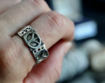 Vintage TAXCO Sterling Wide Band peace sign ring mens Aztec ring old pawn sterling silver Mayan ring heavy wide band carved peace band ring