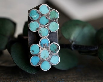 Early Old Pawn Vintage Turquoise Zuni Sterling Silver Dishta Style Flush inlay Petit Point Turquoise Double flower Cluster Ring Sz 7.25