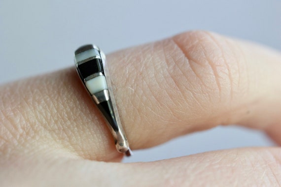 Vintage Zuni Multi Stone Inlay asymmetrical Ring … - image 9