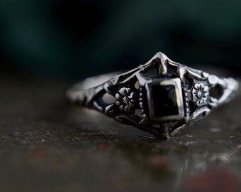 Vintage Navajo Onyx Ring Sterling Silver southwestern Onyx Ring Vtg Native american Black Onyx Ring southwestern floral ring Sz 6.25