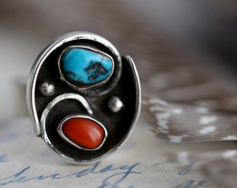 Old Pawn Navajo Turquoise & Coral ring Yin Yang Shadowbox ring Vintage Native American Sterling Silver oxblood coral turquoise Ring 7.5