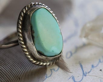Vintage Navajo Turquoise Ring Native American Sterling Silver Old pawn turquoise ring Southwestern Nevada green turquoise Ring 5