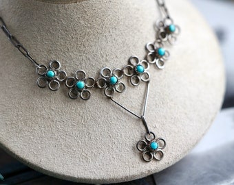 Vintage Zuni Snake eye Turquoise flower Bib Necklace Native American Zuni Sterling Silver Turquoise Petit Point Paperclip chain Necklace
