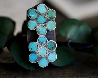 Early Old Pawn Vintage Turquoise Zuni Sterling Silver Dishta Style Flush inlay Petit Point Turquoise Double flower Cluster Ring Sz 7.25