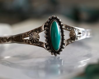 Vintage Old Pawn Fred Harvey Era Turquoise snake Stamped Repousse cuff Navajo turquoise cuff Native American antique Turquoise cuff bracelet