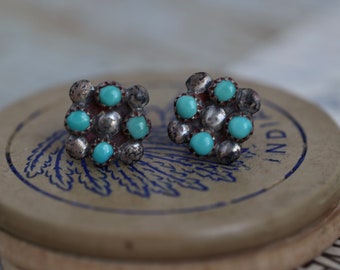 Vintage Zuni Turquoise Snake eye turquoise Flower cluster Earrings Native American Sterling Silver Petit point Turquoise Flower Earrings