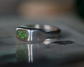 Vintage Navajo Crushed Turquoise Inlay Signet Ring | Elevated Profile Modernist Sterling Silver Band | Mid Century Southwest | Size 5.25