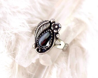 Vintage Navajo Faceted Hematite Squash Blossom Native American Sterling Silver Teardrop Feather split shank southwestern Ring