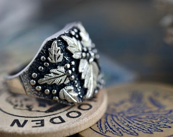 Vintage Navajo Black Hills Gold Style Large Sterling Silver Heavy Wide Band Black Hills Grape Leaf Signet Ring Sz 10.25