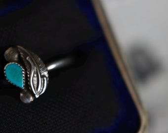 Vintage Navajo Turquoise Ring Sterling Silver Turquoise Teardrop feather ring Vtg Native American Turquoise Ring Squash Blossom Ring
