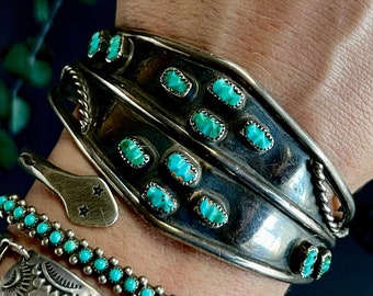 Vintage Zuni Petit Point carved Turquoise Cuff Mens Turquoise cuff Southwestern Native American Turquoise shield Sterling Silver Bracelet
