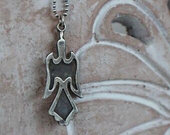 Vintage Native American Navajo Thunderbird pendant on 16” Sterling Necklace