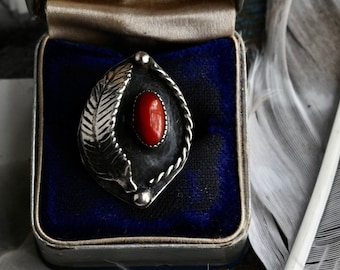 Vintage Navajo Coral Feather Ring Vintage Red Coral Ring Sterling Silver Feather Appliqué large Native American Coral southwestern Ring Sz 6