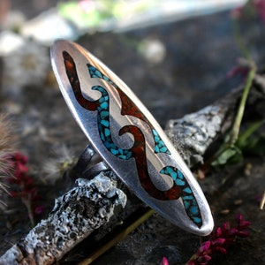 Beautiful Huge Old Pawn Vintage Navajo Elongated Turquoise and Coral Chip Flush inlay ring sz 6