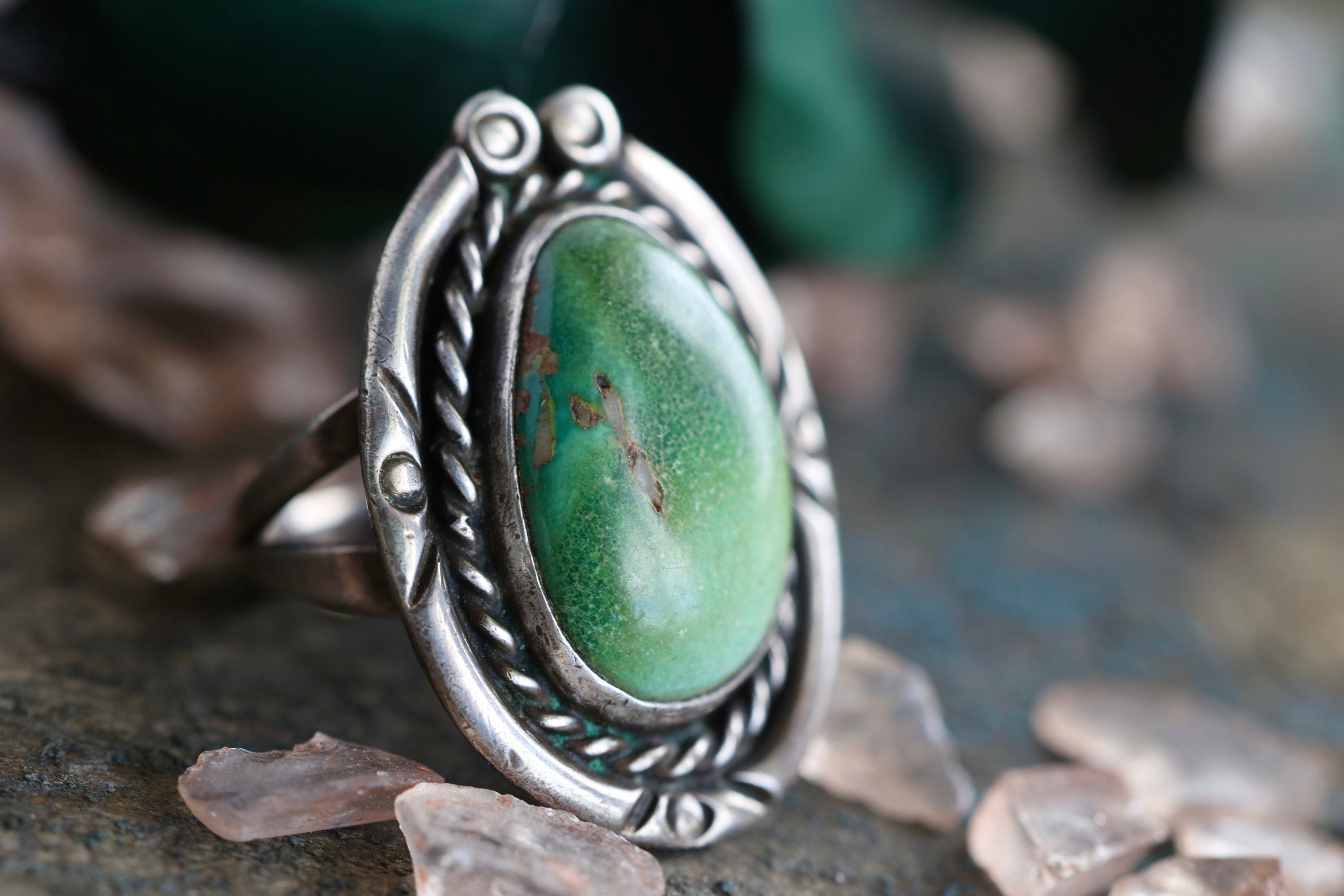 Huge Detailed Vintage Native American Navajo Green Stone Turquoise Sterling Silver Ring Huge Detailed Vintage Native American Navajo Green Stone Turquoise Sterling Silver Ring