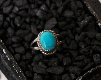 Vintage Navajo Turquoise Ring Sterling silver Split Shank Sawtooth Bezel Southwestern Native American Ring