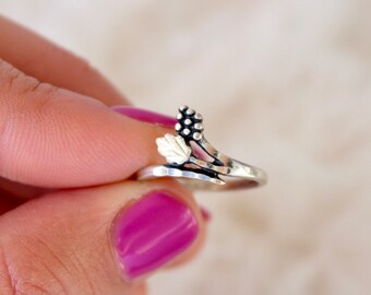 Vintage Sterling Silver Black Hills Dagger Gold Grape BHG Black Hills Gold Midi Dainty Leaf Ring