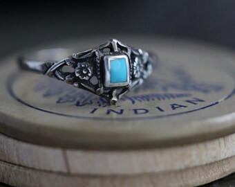 Vintage Navajo Turquoise Ring Sterling Silver southwestern turquoise ring Vtg Native American Ring southwestern floral ring sz 6