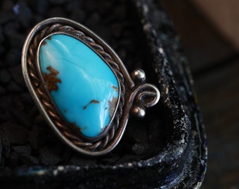 Vintage Navajo Turquoise Ring Kingman Turquoise Feather Ring Large Sterling Silver Turquoise Ring Native American Turquoise Ring Sz 7.75