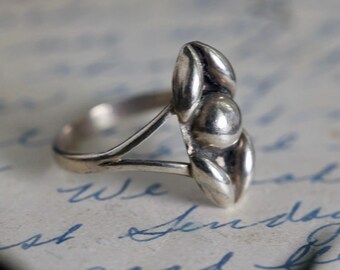 Vintage Sterling Silver Concho Ring Native American Repousse Concho Ring Art Deco Silver Ring