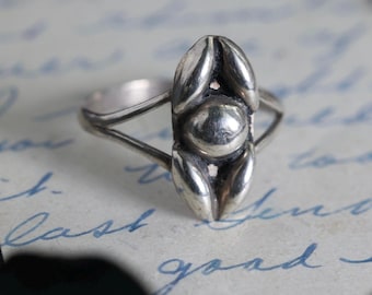 Vintage Sterling Silver Concho Ring Native American Repousse Concho Ring Art Deco Silver Ring