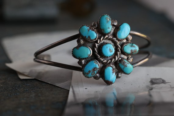 Vintage Navajo Turquoise Flower Cluster Cuff Brac… - image 8