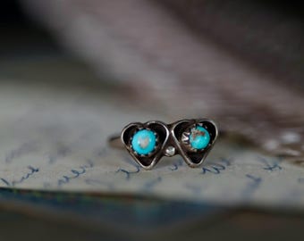 Vintage Zuni Shadowbox Heart Ring | Snake Eye Petit Point Turquoise | 1940s Sterling Silver Old Pawn Native American Ring Sz 7